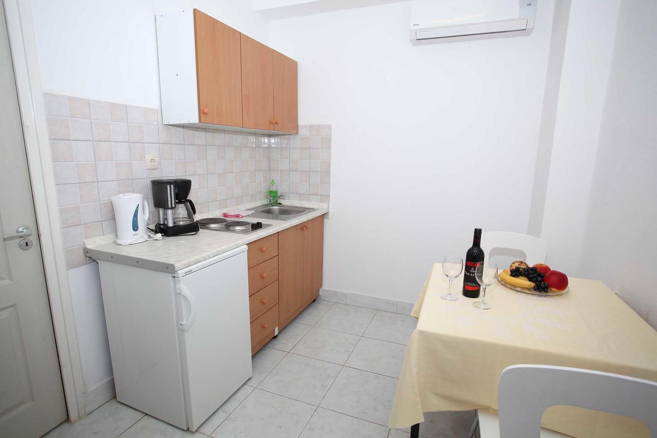 Apartments Kovacic Макарска Экстерьер фото